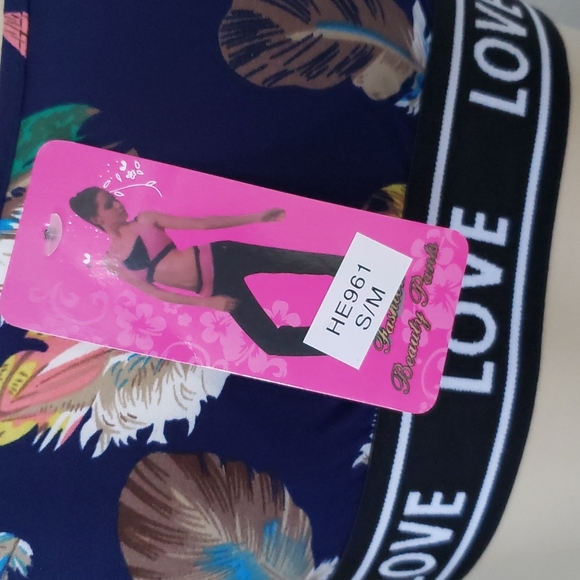 Work Out Set 🏋‍♀️ - Picture 4 of 7